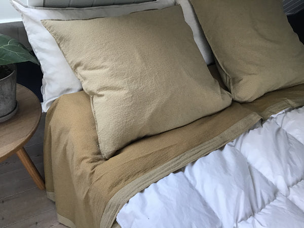 Danke sengetæppe/sheet, Daino